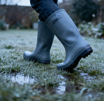 Jakie kalosze na haluksy kupić?